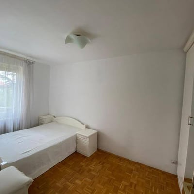 Alquiler de un apartamento amueblado y luminoso de 3 habitaciones, 65 m², Voždovac, Belgrado, Serbia
