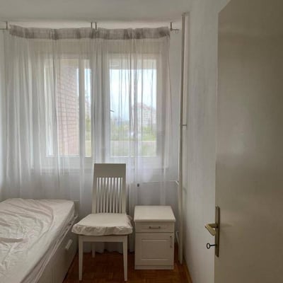 Alquiler de un apartamento amueblado y luminoso de 3 habitaciones, 65 m², Voždovac, Belgrado, Serbia