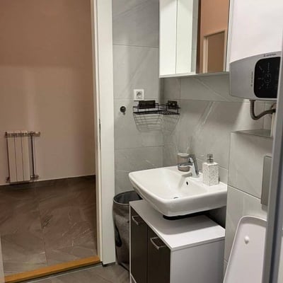 Miete einer möblierten 2-Zimmer-Wohnung, 43 m², Voždovac, Belgrad, Serbien