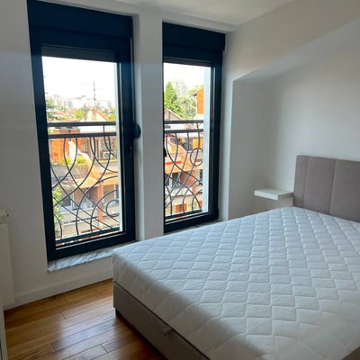 Alquiler de un acogedor apartamento amueblado de 3 habitaciones, 60 m², Voždovac, Belgrado, Serbia