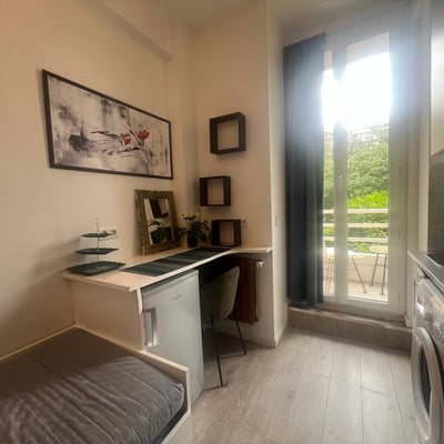 Location d’un studio cosy avec balcon, 10 m², Paris 16ᵉ arrondissement, France