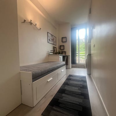 Location d’un studio cosy avec balcon, 10 m², Paris 16ᵉ arrondissement, France