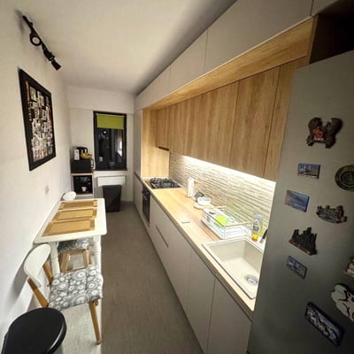 Аренда свежей, комфортной 2-комнатной квартиры напротив озера, Бухарест, 6-й сектор, Румыния