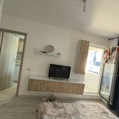 Alquiler de un moderno apartamento de 1 habitación, completamente amueblado, con cocina independiente y balcón, Bucarest, Sector 6, Rumanía