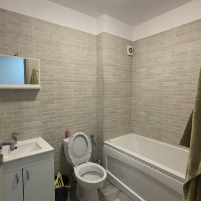 Alquiler de un moderno apartamento de 1 habitación, completamente amueblado, con cocina independiente y balcón, Bucarest, Sector 6, Rumanía