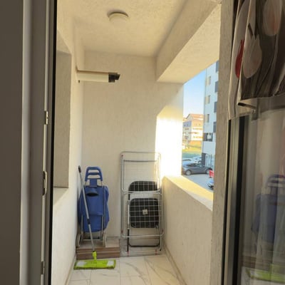 Alquiler de un moderno apartamento de 1 habitación, completamente amueblado, con cocina independiente y balcón, Bucarest, Sector 6, Rumanía