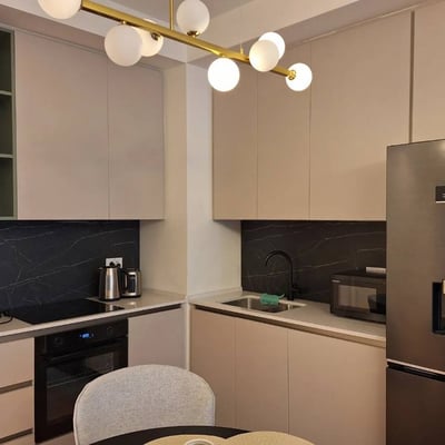 Alquiler de un moderno y amueblado apartamento de 3 habitaciones, 72 m², BW Quartet, Belgrado, Serbia