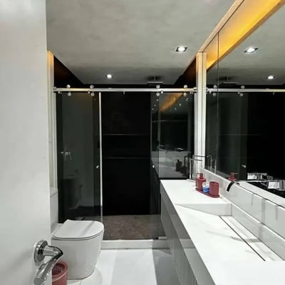 Alquiler de un elegante apartamento de 2 habitaciones con vistas al océano, 50 m², Barra da Tijuca, Río de Janeiro, Brasil