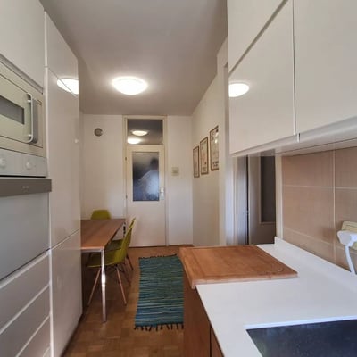 Alquiler de un acogedor apartamento de 2 habitaciones, 58 m², Zemun, Belgrado, Serbia