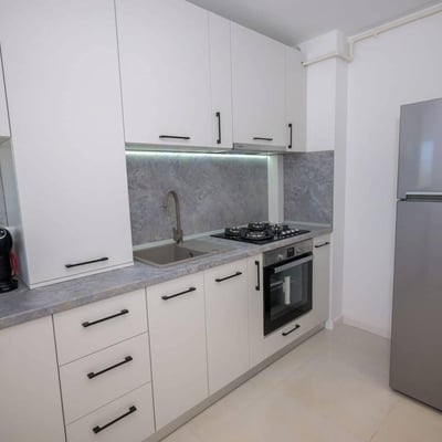 Rent of spacious, furnished 3-room apartments, 75 m², Mamaia, Constanța, Romania