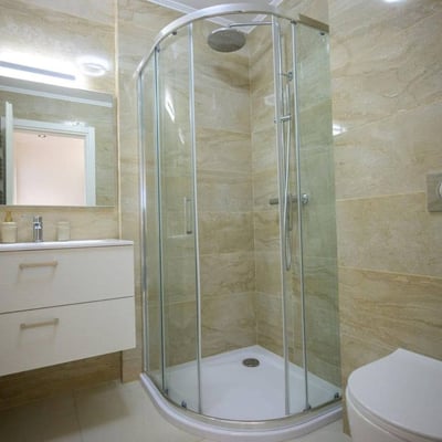 Rent of spacious, furnished 3-room apartments, 75 m², Mamaia, Constanța, Romania