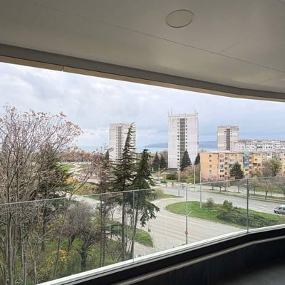 Rent of a furnished 3-room apartment, 100 m², Briz District, Varna, Bulgaria