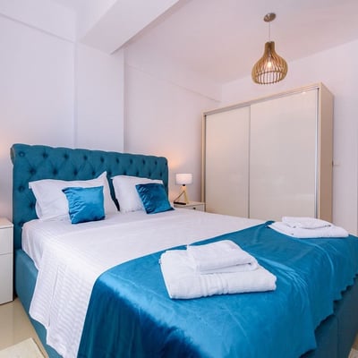 Rent of furnished 2-room apartments, 56 m², with sea view, Mamaia, Constanța, Romania