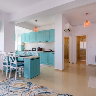 Rent of furnished 2-room apartments, 56 m², with sea view, Mamaia, Constanța, Romania