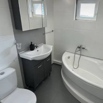 Rent of a comfortable, furnished 3-room apartment, 85 m², Faleza Nord, Constanța, Romania