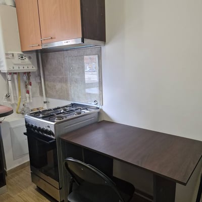 Alquiler de un apartamento confortable y amueblado de 3 habitaciones, Sector 6, Bucarest, Rumanía