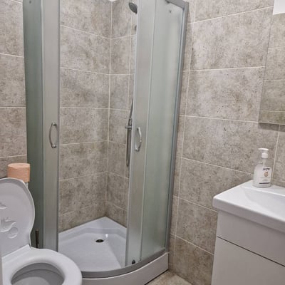 Alquiler de un apartamento confortable y amueblado de 3 habitaciones, Sector 6, Bucarest, Rumanía