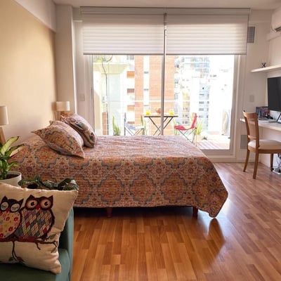 Miete eines hellen, möblierten Studios, Belgrano, Buenos Aires, Argentinien