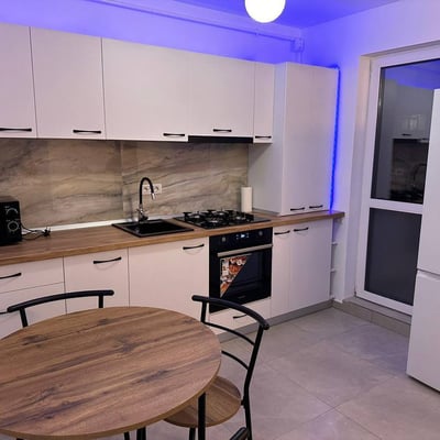 Alquiler de un apartamento amueblado de 1 habitación con renovación moderna, Sector 6, Bucarest, Rumanía