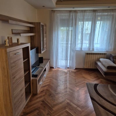 Miete einer möblierten 3-Zimmer-Wohnung, 65 m², Voždovac, Belgrad, Serbien