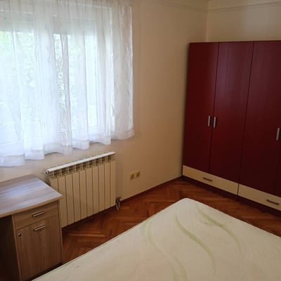 Miete einer möblierten 3-Zimmer-Wohnung, 65 m², Voždovac, Belgrad, Serbien