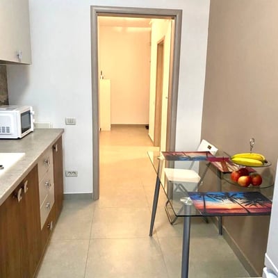 Alquiler de un apartamento amueblado y renovado de 2 habitaciones, 60 m², Bucarest, Rumanía