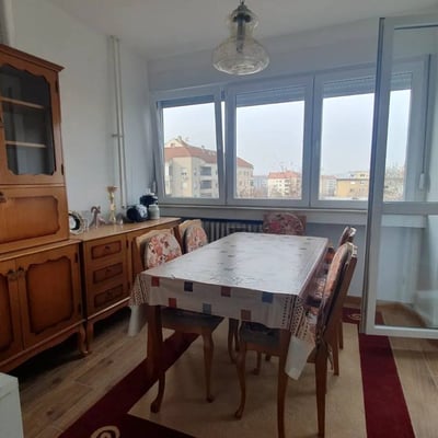 Alquiler de un apartamento cómodo y amueblado de 2 habitaciones, 59 m², Nuevo Belgrado, Serbia