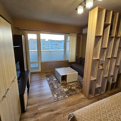 Alquiler de un apartamento cómodo y amueblado, Burgas, Bulgaria