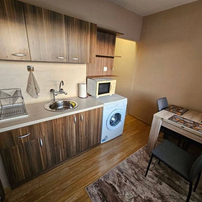 Alquiler de un apartamento cómodo y amueblado, Burgas, Bulgaria