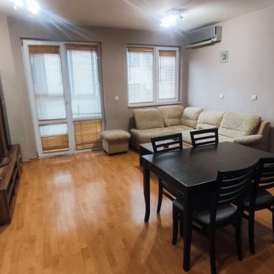 Alquiler de un apartamento cómodo y amueblado en una zona desarrollada, Varna, Bulgaria