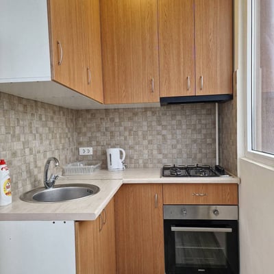 Alquiler de un apartamento moderno y amueblado de dos habitaciones en un edificio nuevo, Sector 6, Bucarest, Rumanía