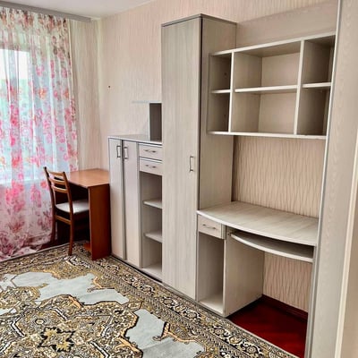 Miete einer hellen, möblierten Dreizimmerwohnung im Stadtteil Rîșcani, Chișinău, Moldawien