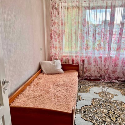 Miete einer hellen, möblierten Dreizimmerwohnung im Stadtteil Rîșcani, Chișinău, Moldawien