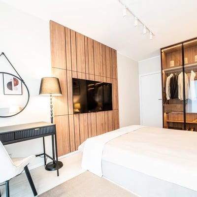 Alquiler de un apartamento elegante de tres habitaciones de 84 m² con balcón, distrito de Bronowice, Cracovia, Polonia