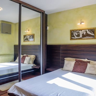 Alquiler de un apartamento espacioso de tres habitaciones de 90 m² en Vračar, Belgrado, Serbia