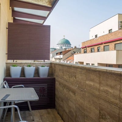 Alquiler de un apartamento espacioso de tres habitaciones de 90 m² en Vračar, Belgrado, Serbia