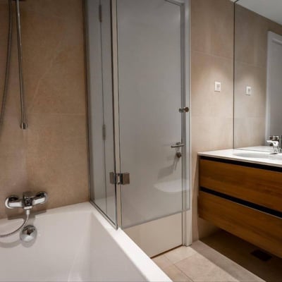 Alquiler de un apartamento espacioso de tres habitaciones de 120 m² en el complejo residencial premium BW Terraces, Belgrado, Serbia