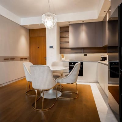 Alquiler de un apartamento espacioso de tres habitaciones de 120 m² en el complejo residencial premium BW Terraces, Belgrado, Serbia