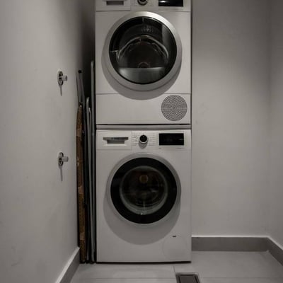 Alquiler de un apartamento espacioso de tres habitaciones de 120 m² en el complejo residencial premium BW Terraces, Belgrado, Serbia