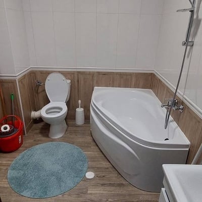 Alquiler de un apartamento amueblado de tres habitaciones con aire acondicionado, Sector 6, Bucarest, Rumanía