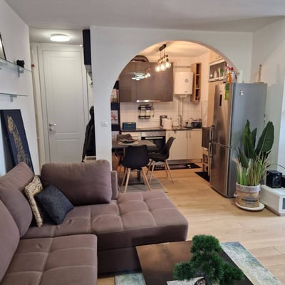 Miete einer Dreizimmerwohnung mit 56 m² und frischer Renovierung im Stadtzentrum, Stadtteil Dorćol, Belgrad, Serbien