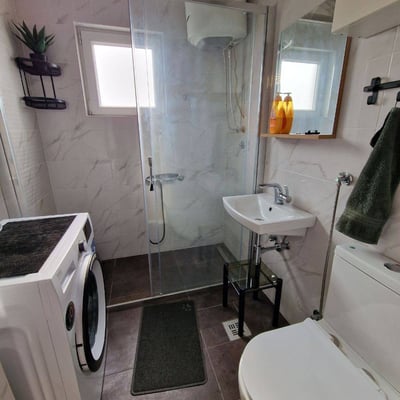 Miete einer Dreizimmerwohnung mit 56 m² und frischer Renovierung im Stadtzentrum, Stadtteil Dorćol, Belgrad, Serbien