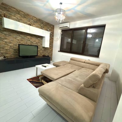 Alquiler de un apartamento espacioso y amueblado de dos habitaciones de 60 m², Bucarest, Rumanía