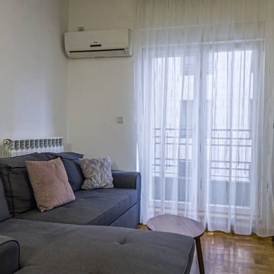 Miete einer möblierten 2-Zimmer-Wohnung, 42 m², im Stadtzentrum, Belgrad, Serbien