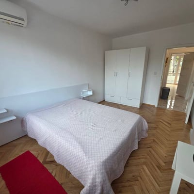 Аренда просторной 3-комнатной квартиры в центре, Бургас, Болгария