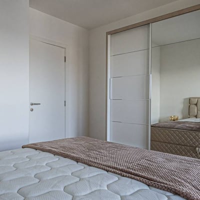 Alquiler de un apartamento absolutamente nuevo y luminoso de 2 habitaciones, 55 m², Belgrado, Serbia