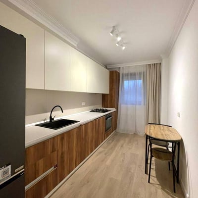 Location d’un appartement de 2 pièces, 60 m², avec cour privée, Bucarest, Roumanie