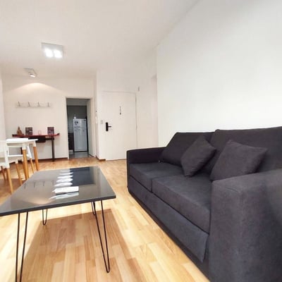 Alquiler de cómodo apartamento de 3 habitaciones 90 m², Las Cañitas, Buenos Aires, Argentina