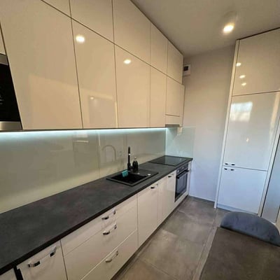 Location d’un appartement meublé 37 m² près du parc, Grzegórzki, Cracovie, Pologne