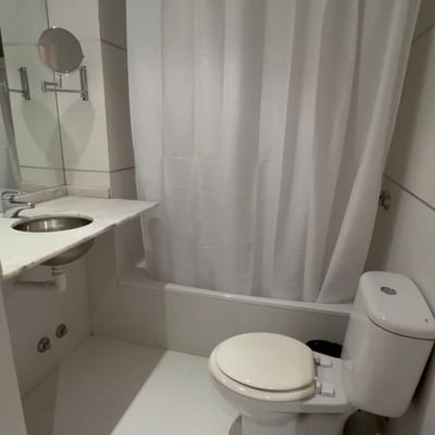 Location d’un studio avec balcon et piscine, Palermo, Buenos Aires, Argentine